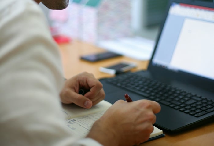 Checklist pour les CEO pour Déployer l'IA Générative dans les Compagnies d'Assurance